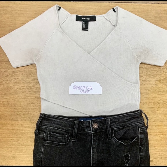 Cream cross strapped crop - Picture 1 of 2